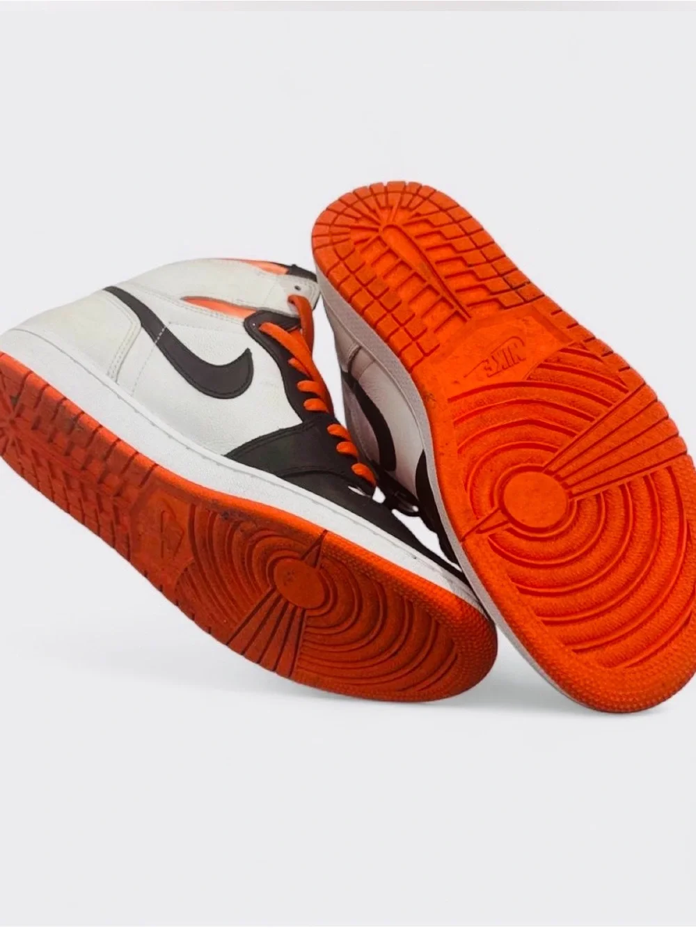 Nike Air Jordan 1 Retro High OG “Electro Orange”